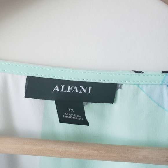 Alfani turquoise green floral bell sleeve top 1c - Picture 5 of 6